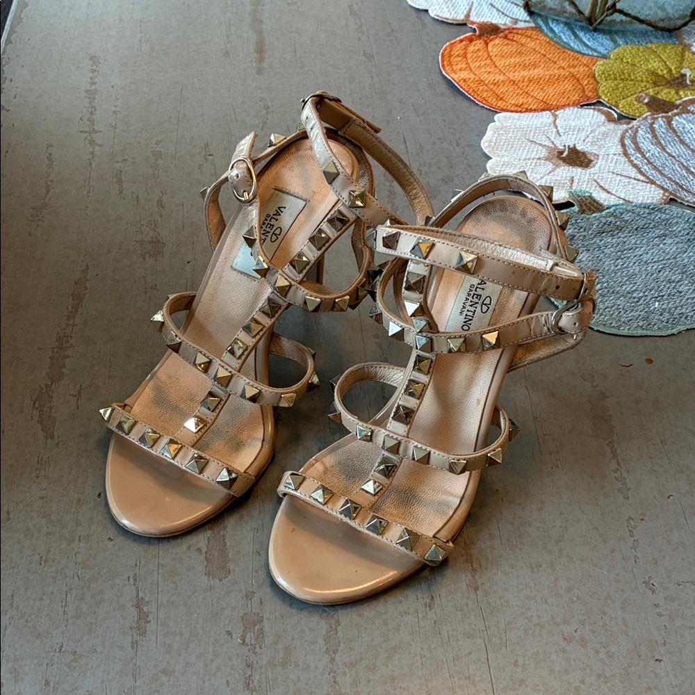 Valentino Rockstud Strappy Heels - Beige